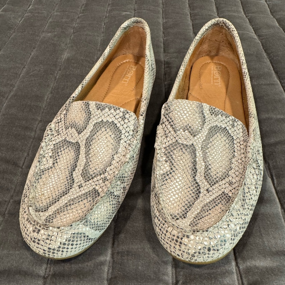 Børn Women’s “Amani” Leather Loafers Beige Grey Reptile Snake Size 8.5